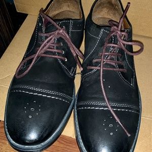 CLARKS! MENS SIZE 7 SHOES!